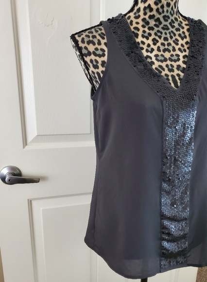Old Navy Sequined Tank Top - Picture 2 of 13